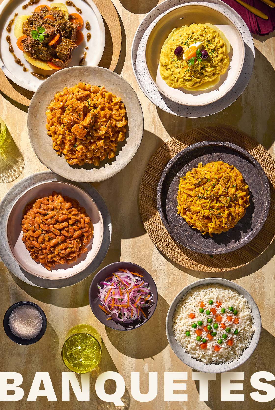 toda la carga de banquetes comidas preparadas